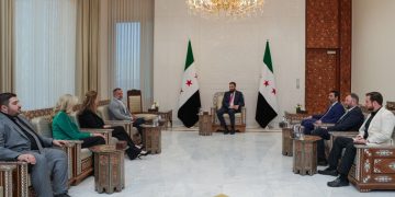 الرئيس أحمد الشرع يلتقي عضو الكونغرس الأمريكي كوري لي ميلز