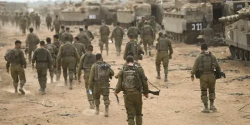 لتوسيع العمليات في غزة.. إسرائيل تسحب لواء المظليين من الجبهة الشمالية مع سوريا