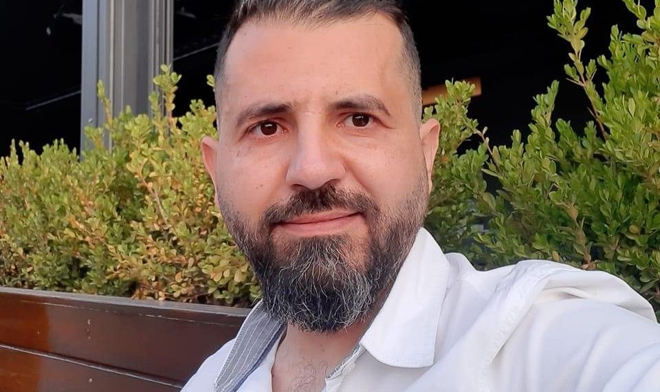 الأمن العام يعتدي بالضرب على ناشط في حمص