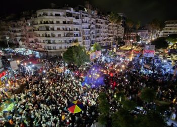 من احتفالات السوريين برفع العقوبات عن البلاد - تفاصيل برس