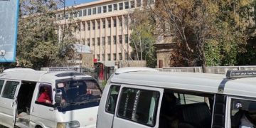 محافظة حماة تبدأ تطبيق إجراءات جديدة لتنظيم عمل سيارات الأجرة والحد من المخالفات