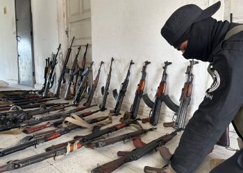برامج نزع السلاح والتسريح وإعادة الإدماج.. الحلقة المفقودة في مسار الاستقرار السوري
