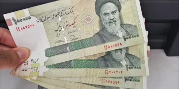 الريال الإيراني يتهاوى على وقع الضربات الإسرائيلية والتضخم يتجاوز 35%