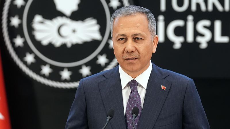 وزير الداخلية التركي: أكثر من ربع مليون لاجئ سوري عادوا إلى بلادهم منذ إسقاط نظام الأسد