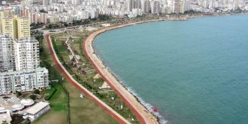 مرسين.. “رسائل إلى الرئيس” أمسية مدنيّة لدعم بناء الدولة السورية