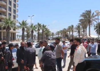 محافظة اللاذقية تنذر معارض السيارات على الكورنيش لإزالتها