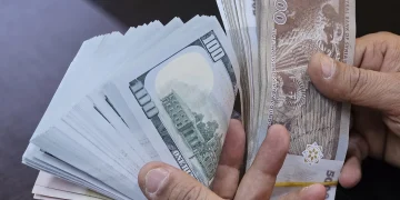 الدولار يختتم شهر حزيران بنسبة ارتفاع 10%