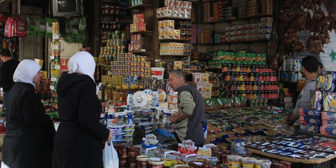 الأسواق تحت السيطرة والأسعار مقبولة ولكن.. الدخل خارج الخدمة