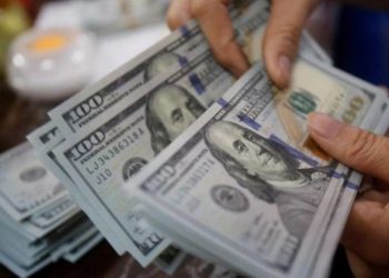 الدولار في مهب ريح السياسة الأمريكية.. بحسب الإيكونوميست