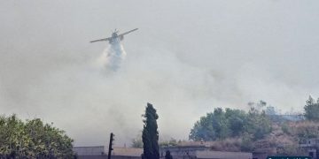 طائرات قبرصية تشارك في إخماد حرائق اللاذقية