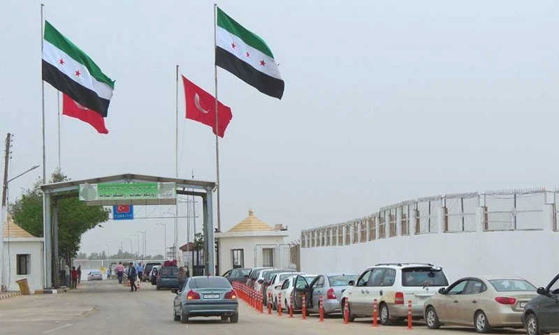 تركيا تعتزم السماح بدخول السيارات السياحية من سوريا