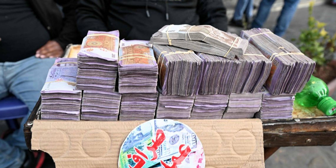 عصب مشلول وشح سيولة وقلة شفافية.. تشخيص الاقتصاد السوري برؤية خبير مصرفي