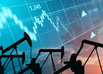 الرسوم الجمركية الأمريكية تثير القلق.. وأسعار النفط تهبط رغم ارتفاع الطلب