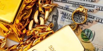 الذهب يبلغ أعلى مستوى له عالمياً.. مدفوعاً بتراجع الدولار وترقب الأسواق لقرار ترامب