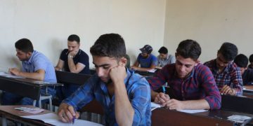 التنقل بين الريف والمدينة.. عائق يسبب معاناة للطلاب أثناء الامتحانات بإدلب