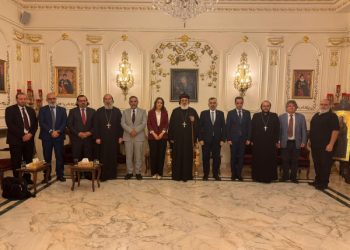 لتبادل الآراء والاستفسارات.. اللجنة العليا للانتخابات تلتقي البطريرك أفرام الثاني