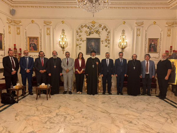 لتبادل الآراء والاستفسارات.. اللجنة العليا للانتخابات تلتقي البطريرك أفرام الثاني