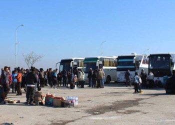 عودة قوافل النازحين إلى دير الزور.. لم شمل بعد 14 عاما في موحسن