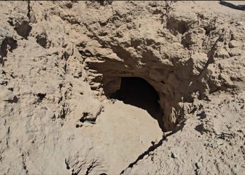 صور.. ما قصة “أنفاق الموت” التي تعيق عودة النازحين إلى دير الزور؟