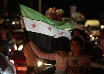 أمريكا رفعت العقوبات بقرار ترامب.. خبير لـ "تفاصيل برس": النجاح يعتمد على تنفيذ إصلاحات اقتصادية