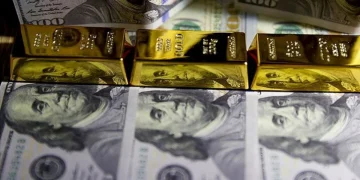 الدولار يستعيد زخمه مدفوعاً باتفاقات واشنطن.. والذهب يدفع الثمن
