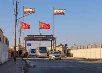 بين الهويتين والزواج... تركيا تسمح لفئات من السوريين بالعبور البري