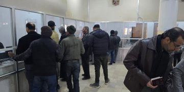 محافظ دير الزور يوجه بحزمة إجراءات لتحسين واقع الخدمات في مبنى الأحوال المدنية