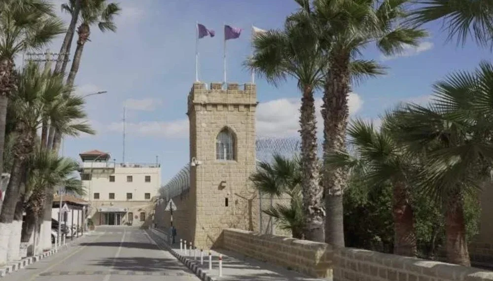 سجناء سوريون في قبرص ينهون إضرابهم عن الطعام بعد وعود بالإفراج وإعادتهم إلى بلادهم