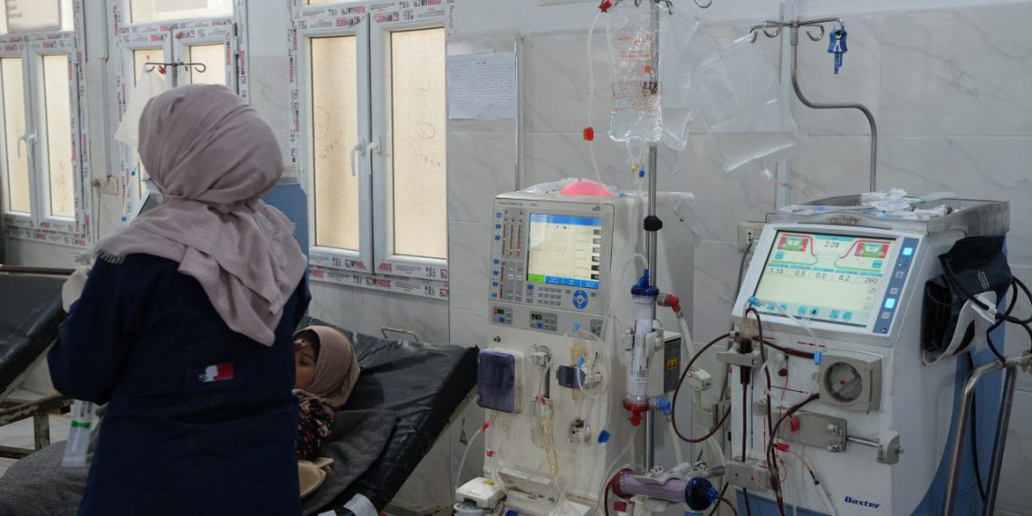 محافظة الرقة تعلن وصول أجهزة غسيل كلى حديثة إلى المستشفى الوطني