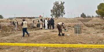 التحقق من موقع مشتبه به كمقبرة جماعية في الرقة