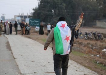 125 كيلومتراً وفاءً لنذر التحرير.. رجلٌ يعود إلى مسكنة مشياً رغم المرض والبرد
