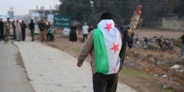 125 كيلومتراً وفاءً لنذر التحرير.. رجلٌ يعود إلى مسكنة مشياً رغم المرض والبرد