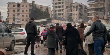 عودة عدد من أهالي حي الأشرفية بحلب إلى منازلهم بعد تأمين المنطقة من قبل الأمن الداخلي