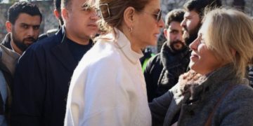 وزيرة الشؤون الاجتماعية تتفقد أوضاع الوافدين من الشيخ مقصود والأشرفية لمراكز الإيواء في عفرين