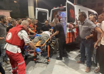 قوات الاحتلال تعتقل عشرات الفلسطينيين في الضفة الغربية