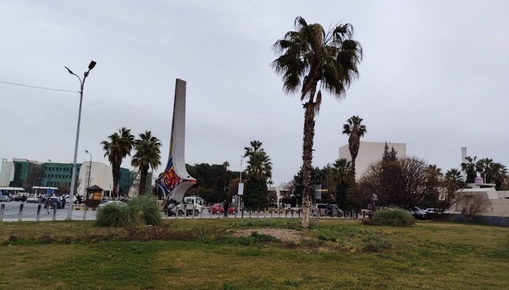 طقس مضطرب مع هطولات مطرية غزيرة حتى فجر الأحد