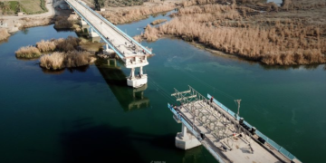 وزارة الدفاع تستمر بتجهيز جسر البوكمال (الباغوز) في دير الزور