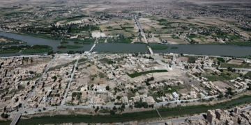 محافظة دير الزور تعلن تعطيل الجهات العامة اليوم الأحد حفاظاً على سلامة الأهالي