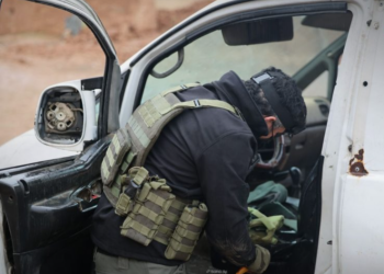 الداخلية السورية: فرق الهندسة تفكك عربة مفخخة في أحد شوارع مدينة دير حافر
