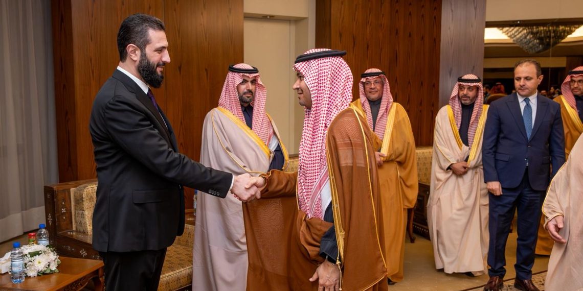السيد الرئيس أحمد الشرع يلتقي وزير الثقافة السعودي في دمشق