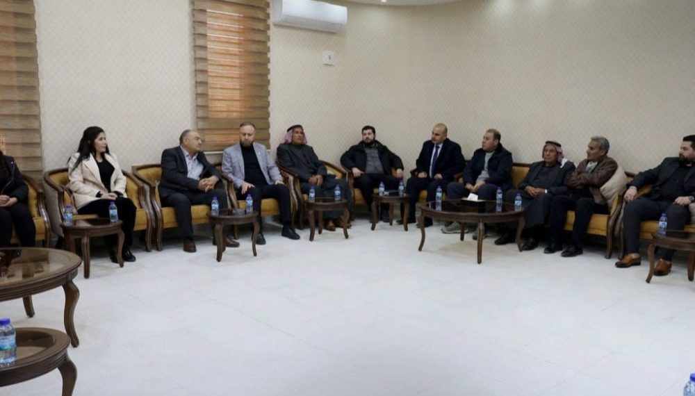 قائد الأمن الداخلي في حلب يلتقي وفداً من أهالي عين العرب