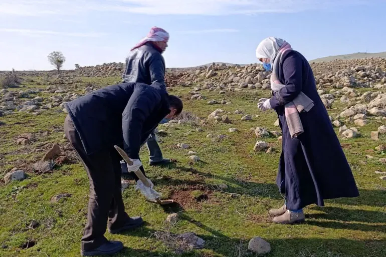 بعد رش طيران الاحتلال مواداً مجهولة.. تحاليل مخبرية تؤكد سلامة المياه والتربة في القنيطرة