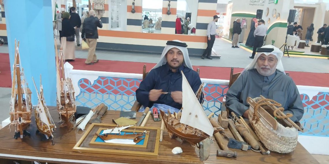 بين الحرف والحرفة .. معرض الكتاب يوّفر مساحة لتلاقي الإبداع