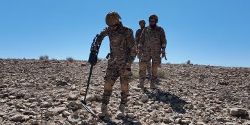 استمرار عمليات إزالة الألغام في ريفي اللاذقية ودير الزور