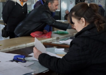 تربية حمص تتلقى 1753 طلباً لتجديد عقود الإداريين