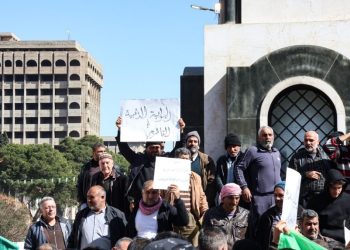 وقفة احتجاجية لسائقي الصهاريج في حمص للمطالبة بتطبيق نظام الدور ومكافحة المخالفات