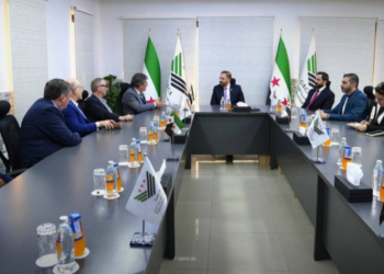 الطيران المدني ومجلس الأعمال السوري البريطاني يبحثان تعزيز الاستثمار