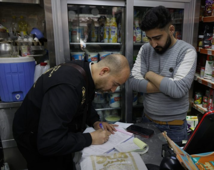 أكثر من 85 ضبطاً تموينياً بحق فعاليات مخالفة في دمشق