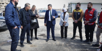 وفد أوكراني يطلع على حجم الدمار والتخريب في حي جوبر بدمشق بسبب قصف النظام البائد